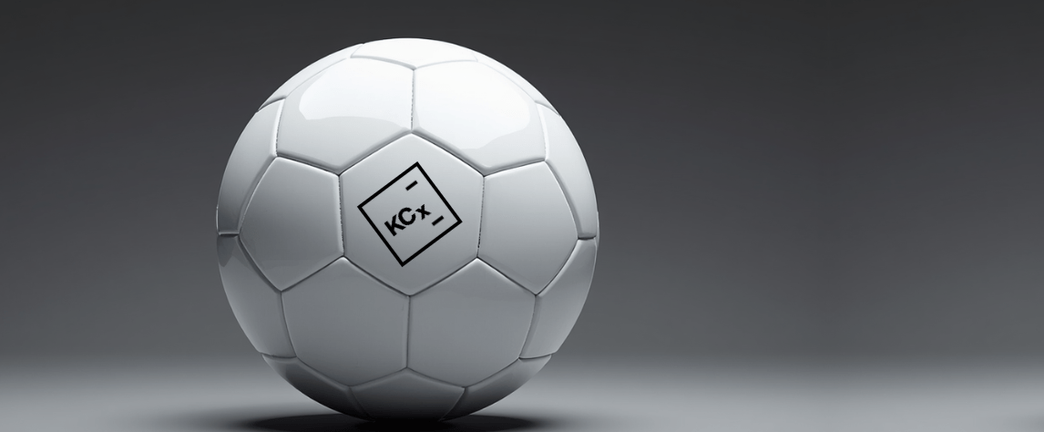 KCX Fußball mit KCX Logo